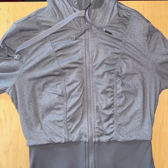 Lululemon Dance Studio Jacket III
Soot Light/Size 4 - Picture 6 of 8